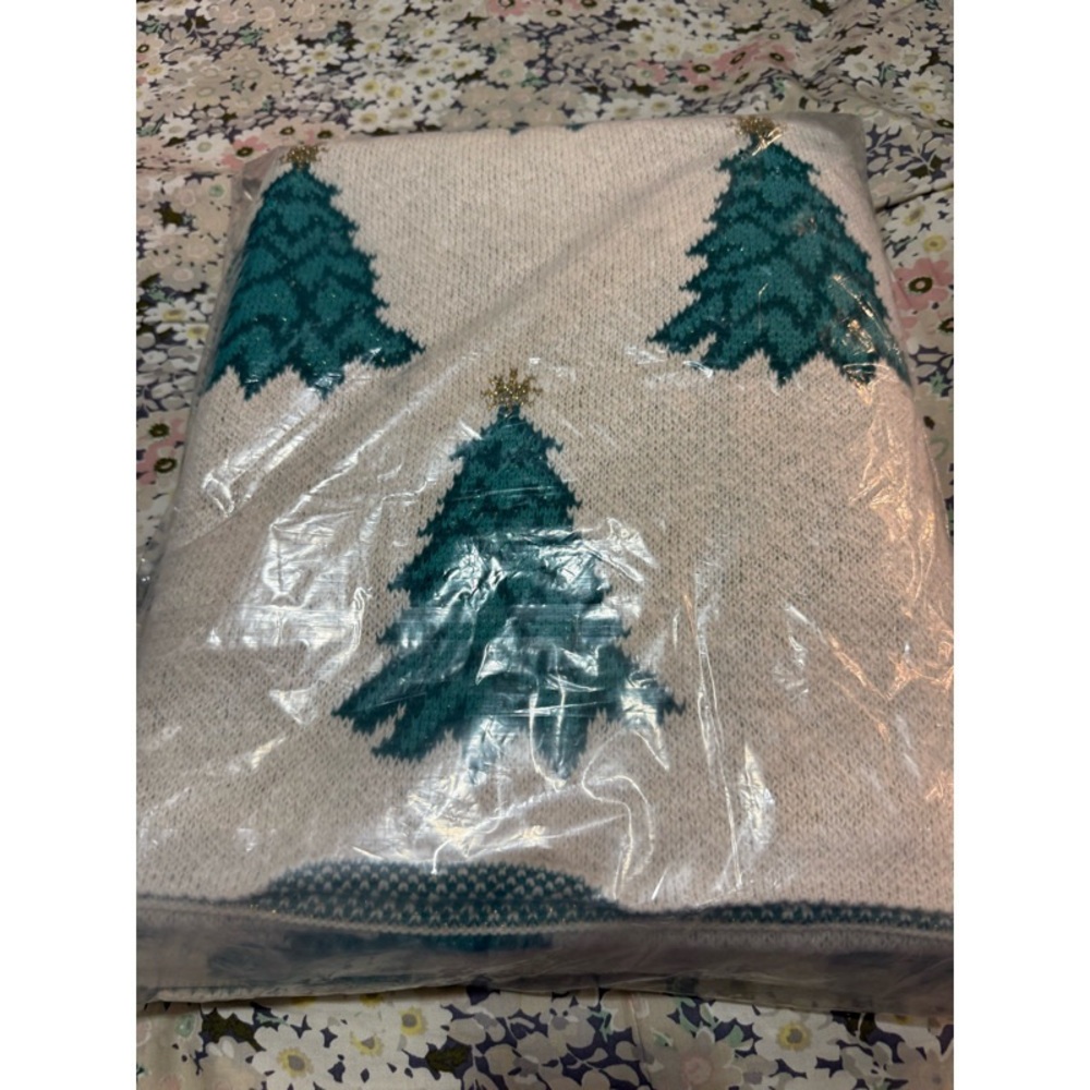 New York City Ballet Cotton Knit Icon Throw Blanket - Picture 6 of 8